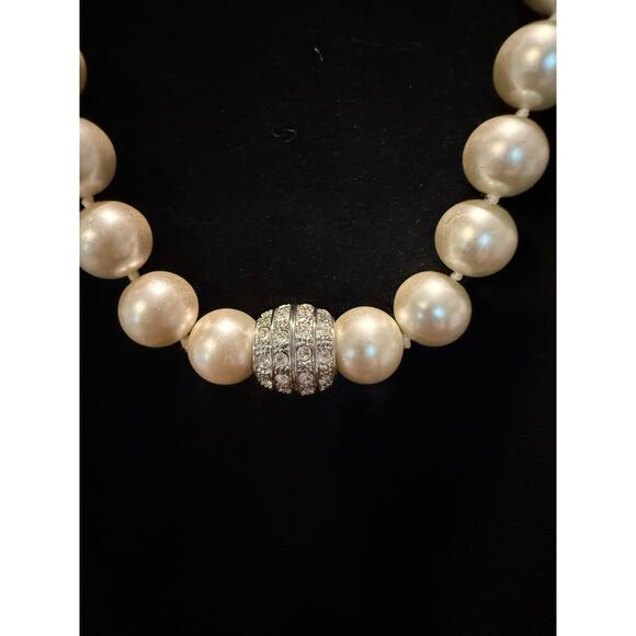Faux Pearl and Rhine Stone Necklace - Picture 2 of 2